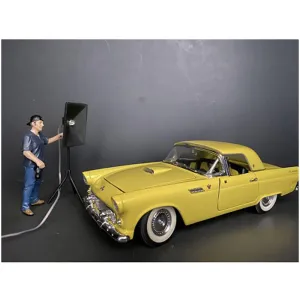 American Diorama Figurine V - "Weekend Car Show" Polyresin for 1/24 Scale Models