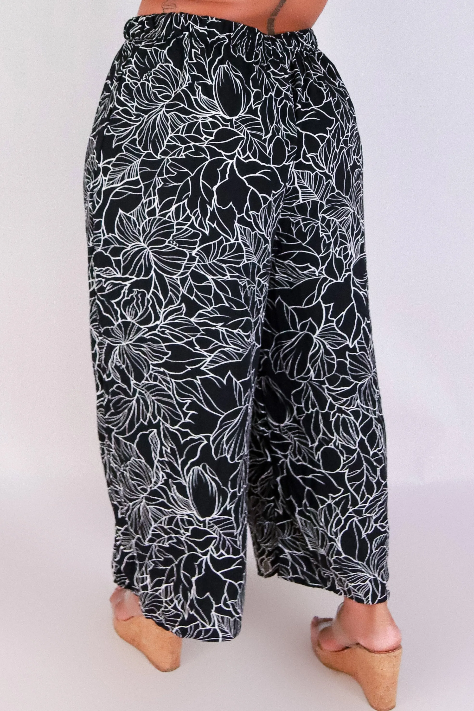 WILDFLOWER WAVES CAPRI PANTS
